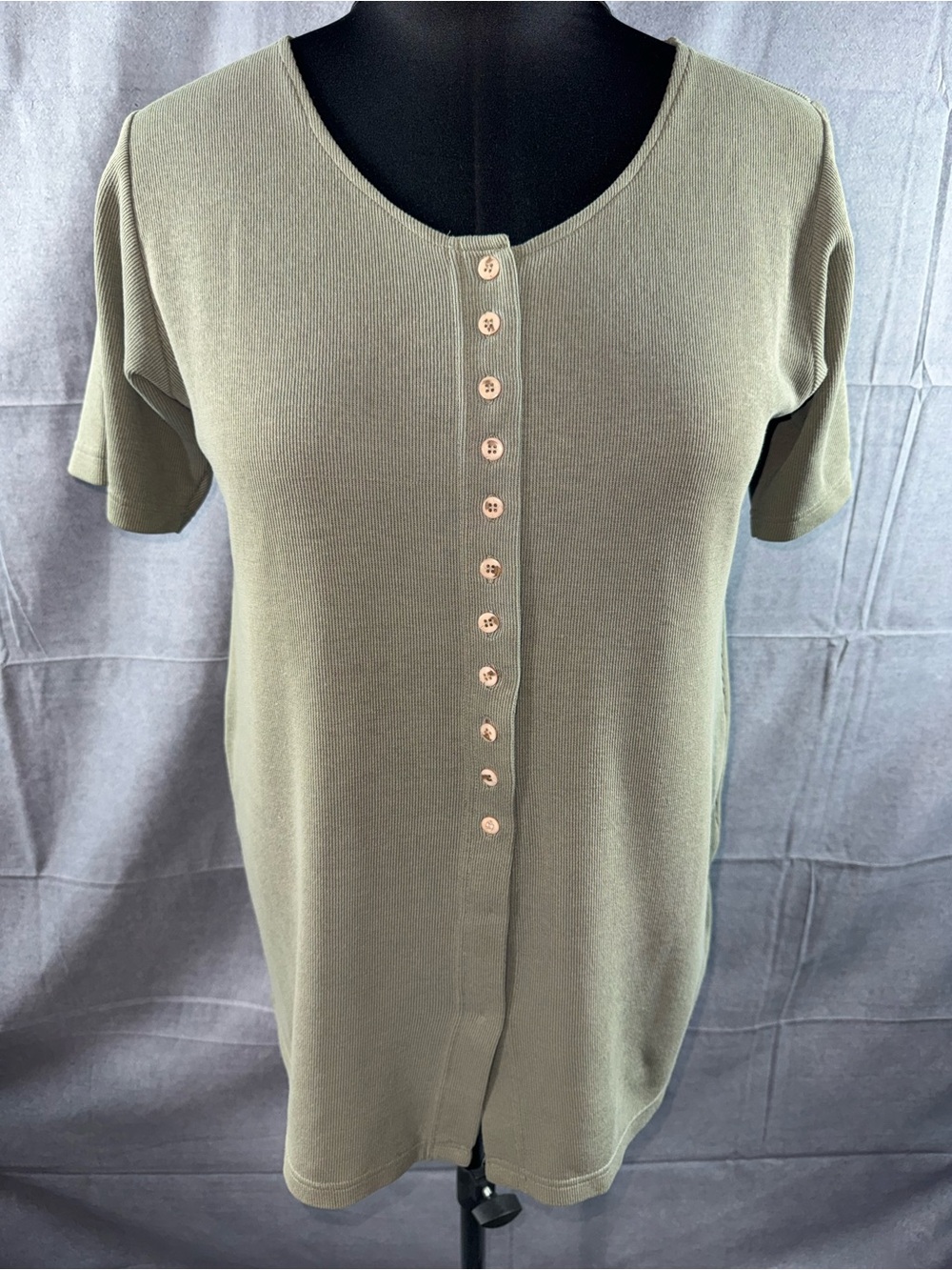 2891-New York Style Women's Short Sleeve Ribbed Button-Front Top in Olive Green